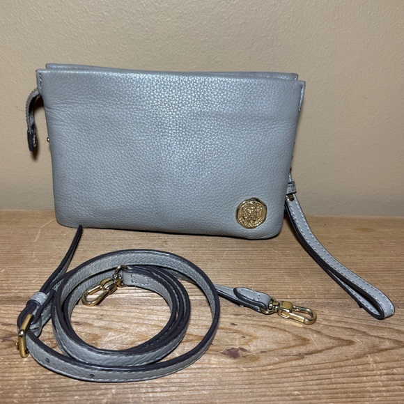 Vince Camuto Cami Ash Gray Leather Crossbody Purse Wristlet Style VC-CAMI-CB - Picture 1 of 10
